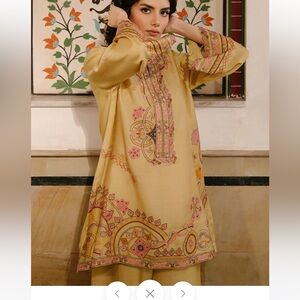 Gorgeous Misha Lakhani set in size medium tunic with pants